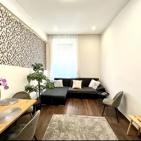 Wonderful Design In The Centre Apartment Budapest